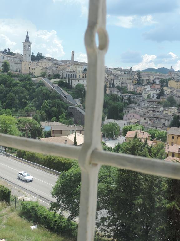 Casa Religiosa Di Ospitalita San Ponziano Bed & Breakfast สโปเลโต ภายนอก รูปภาพ
