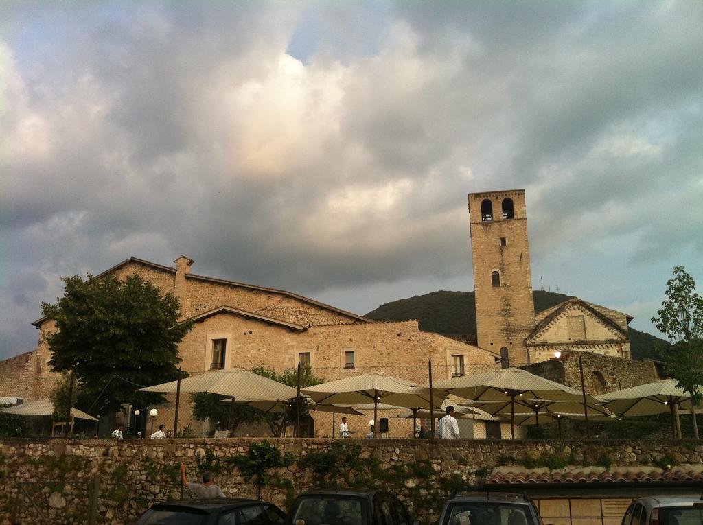 Casa Religiosa Di Ospitalita San Ponziano Bed & Breakfast สโปเลโต ภายนอก รูปภาพ
